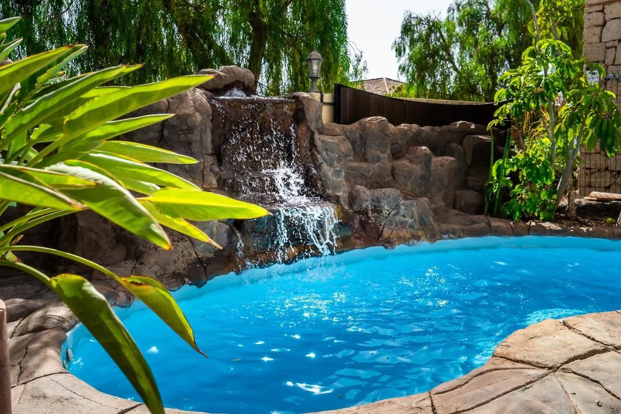 Deluxe Villa Bella Vita Air Con & Heated Pool, Tenerife South Chayofa